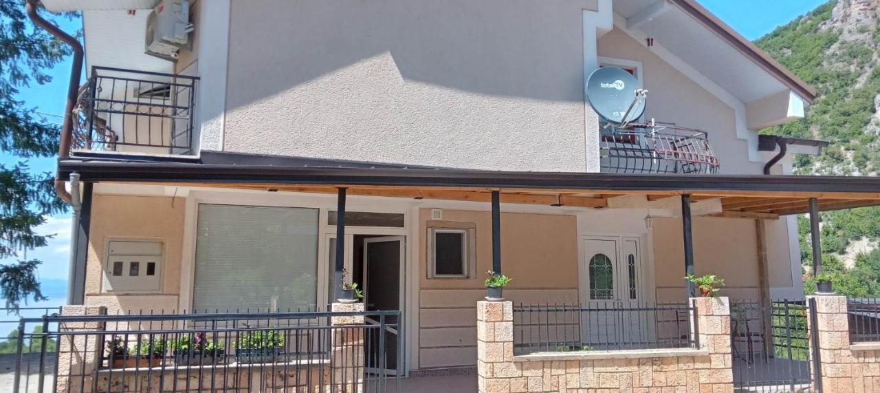 Villa Karolina Ohrid Bagian luar foto